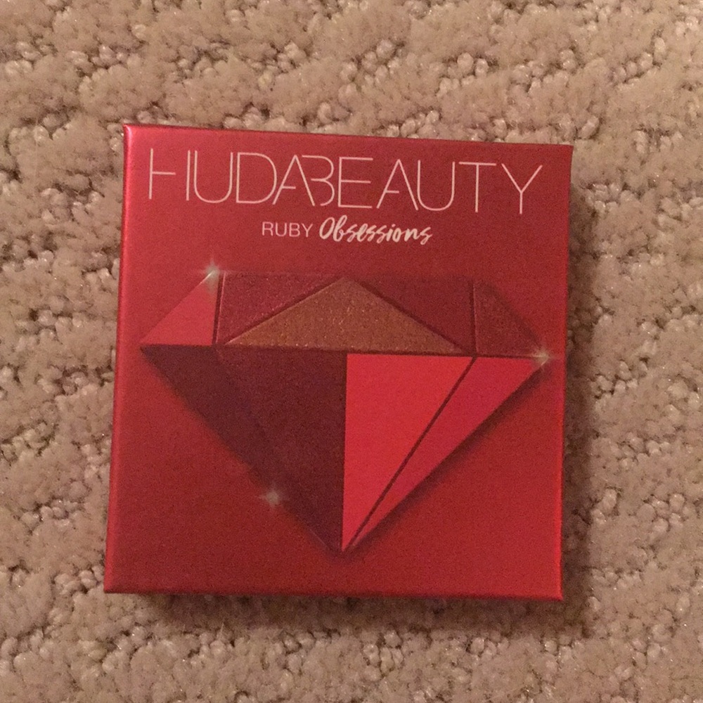 HudaBeauty Ruby Obsessions